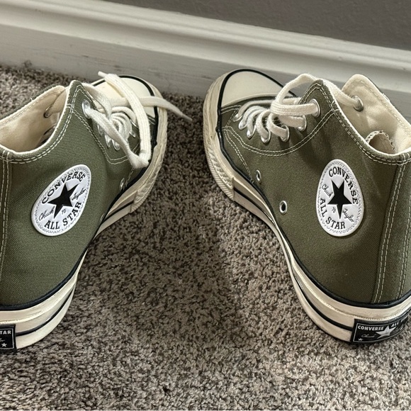 CHUCK 70 HI - UTILITY GREEN
CONVERSE. Men’s size 6, women’s size 8 - Picture 11 of 12